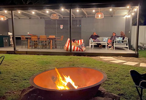 Batemans Bay Hotel - Accommodation Redcliffe 2