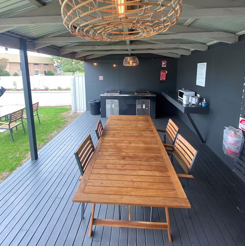 Batemans Bay Hotel - Accommodation Redcliffe 3