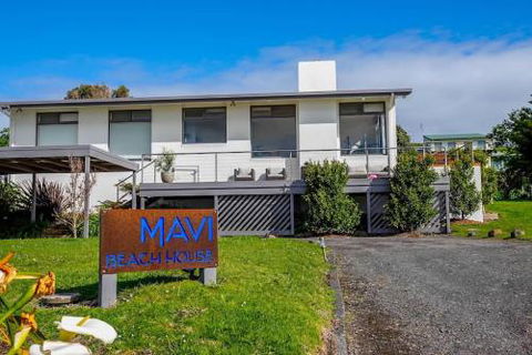 MAVI BEACH HOUSE Beachfront Wifi Views - Accommodation Redcliffe 0