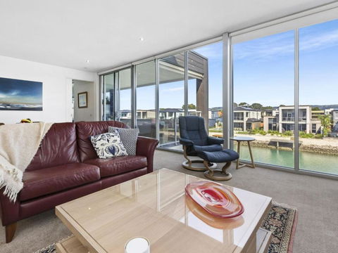 MARINA VIEW - Accommodation Redcliffe 2