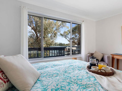 Dolphin Dreaming 16 Dolphin Avenue - Accommodation Redcliffe 5