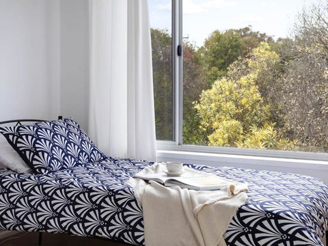 Dolphin Dreaming 16 Dolphin Avenue - Accommodation Redcliffe 4