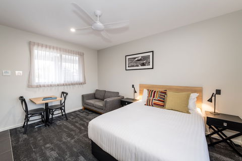 Avenue Motel Apartments - Accommodation Redcliffe 2