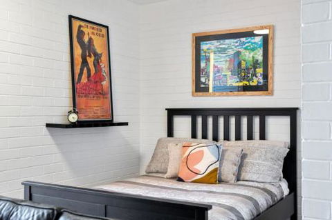 Soho Chic Apartment - Accommodation Redcliffe 0