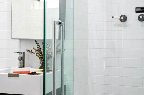Soho Chic Apartment - Accommodation Redcliffe 6