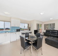 Bel Mare Unit 1 / 1 Shoal Bay Road - Accommodation Redcliffe