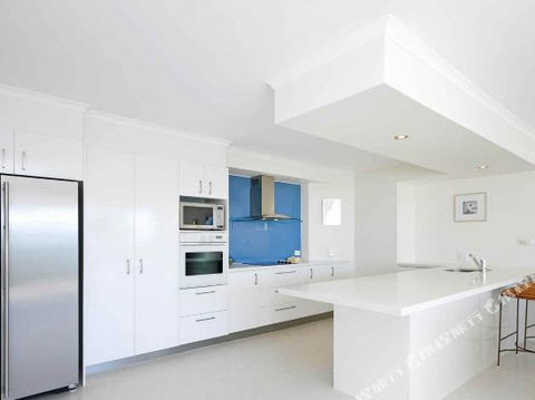 R & W Noosa Holidays 2 25 Allambi Rise - Accommodation Redcliffe 2