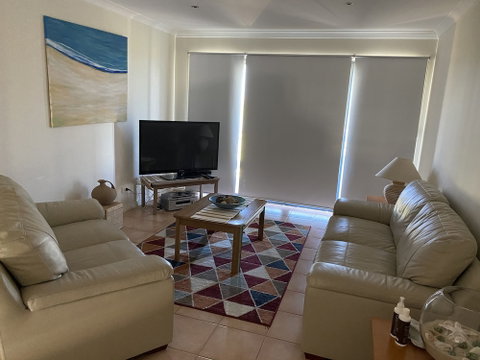 Seaview Apartment - Accommodation Redcliffe 3