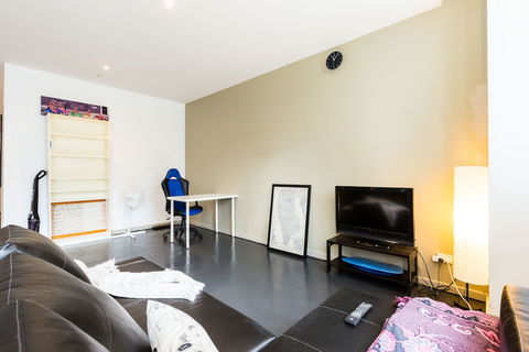 MEGAN, 2BDR Melbourne Apartment - Accommodation Redcliffe 2