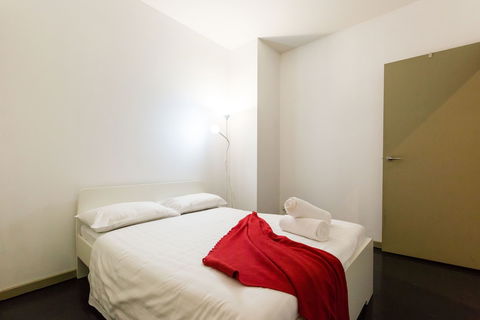 MEGAN, 2BDR Melbourne Apartment - Accommodation Redcliffe 4
