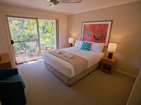 Diggers Beach Villa At Aanuka Resort - Accommodation Redcliffe 0