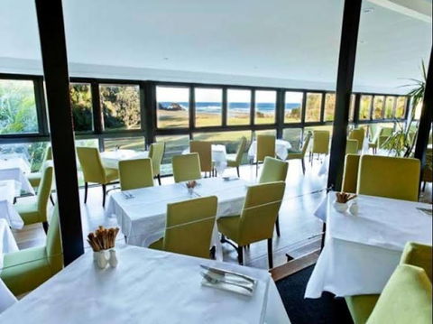 Diggers Beach Villa At Aanuka Resort - Accommodation Redcliffe 2
