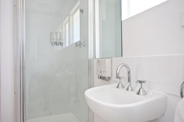 Easystay Studio Apartments - Accommodation Redcliffe 4
