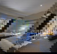 Beach House Bed  Breakfast - Accommodation Redcliffe