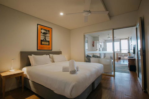 Canal Rocks Beachfront Apartments - Accommodation Redcliffe 4