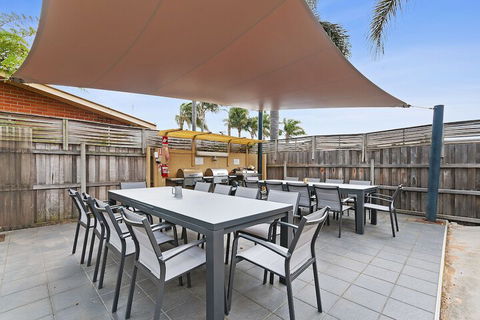 Allambi Holiday Apartments - Accommodation Redcliffe 2