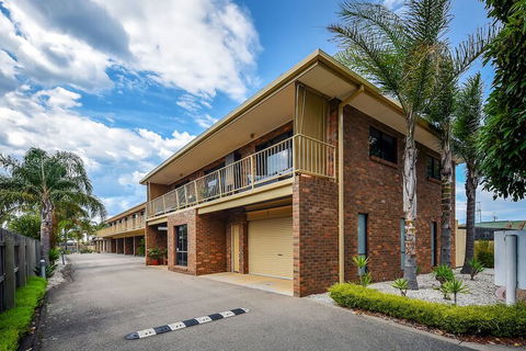 Allambi Holiday Apartments - Accommodation Redcliffe 1