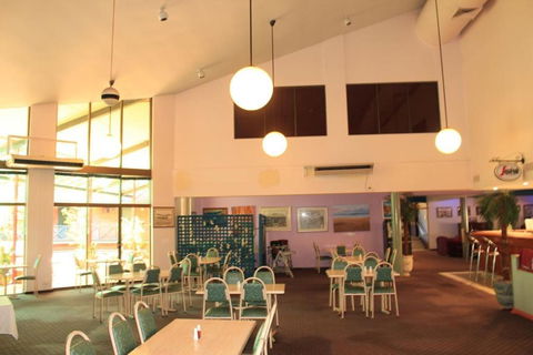 King Sound Resort Hotel - Accommodation Redcliffe 2