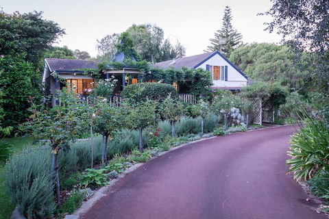 Rosewood Guesthouse - Accommodation Redcliffe 1