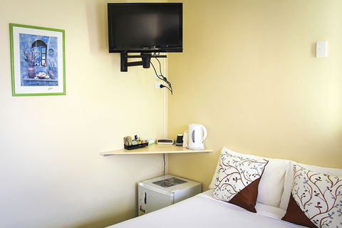 Motel 359 - Accommodation Redcliffe 5