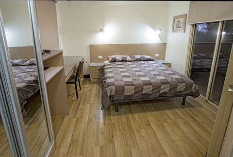 Cattrall Park Motel - Accommodation Redcliffe 3