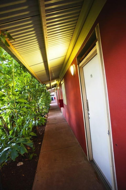 Cattrall Park Motel - Accommodation Redcliffe 0