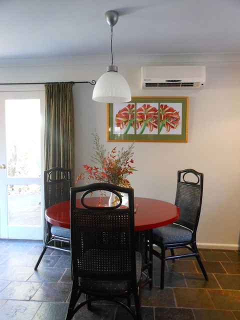 Merrimeet Cottages - Accommodation Redcliffe 2
