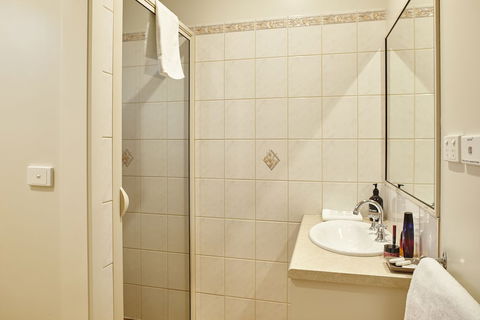 Goldfield Holiday Units - Accommodation Redcliffe 6