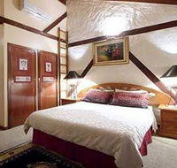 Castle on the Hill - Accommodation Redcliffe