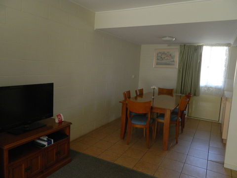 Coachman Motel - Accommodation Redcliffe 4