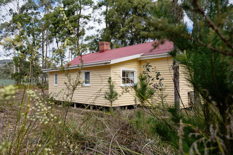 Rosedale Cottages - Accommodation Redcliffe 1