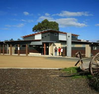 Swansea Backpackers - Accommodation Redcliffe