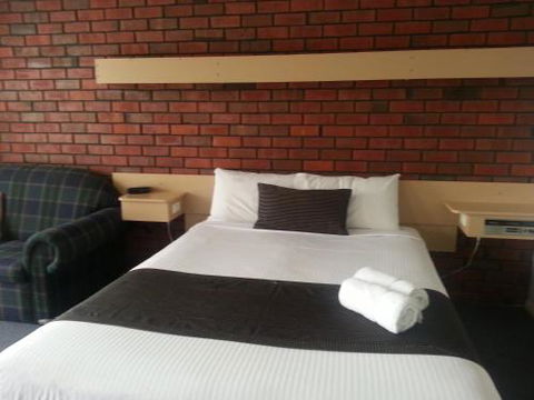 Big Valley Lakeside Paradise Motor Inn - Accommodation Redcliffe 4