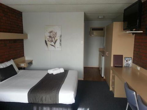 Big Valley Lakeside Paradise Motor Inn - Accommodation Redcliffe 5
