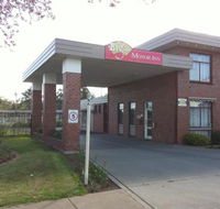 Big Valley Lakeside Paradise Motor Inn - Accommodation Redcliffe