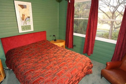 Hermitage Cottage - Accommodation Redcliffe 3