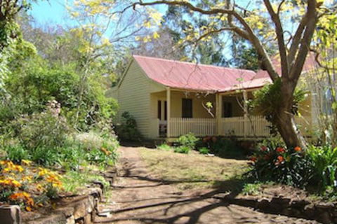 Hermitage Cottage - Accommodation Redcliffe 0