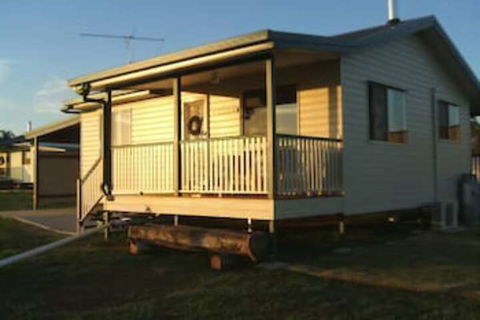 Lee Farm Stay Cottages - Accommodation Redcliffe 0