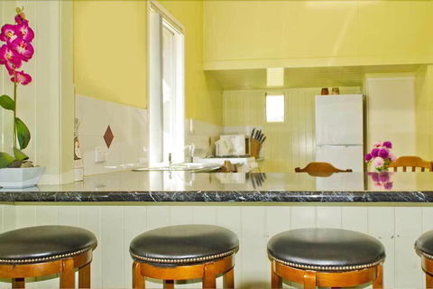 Lee Farm Stay Cottages - Accommodation Redcliffe 4