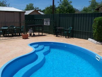 Green Gables Motel - Accommodation Redcliffe 0