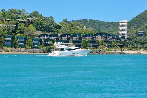 Yacht Club Villa 33-Serenity-Ocean Views With Golf Buggy - Accommodation Redcliffe 2