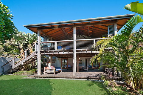 A PERFECT STAY - The Hawk At Wategos - Accommodation Redcliffe 1