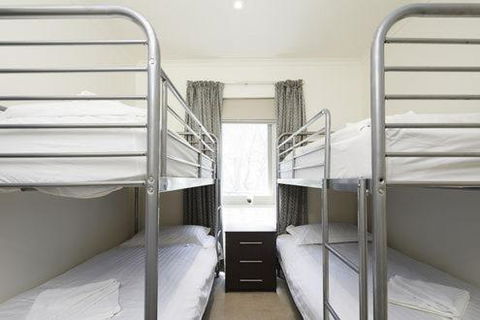 Whistler 2 - Accommodation Redcliffe 6
