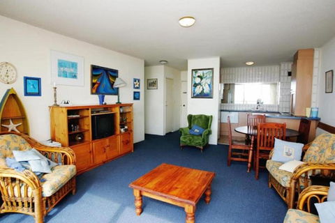 Ebbtide Unit 33 2 6 North Street - Accommodation Redcliffe 4