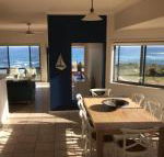 Ocean Views 4 Ocean Street air conditioned luxury with beautiful ocean views - Accommodation Redcliffe