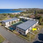 2 The Dunes 38 Marine Drive Pool Tennis Court & So Close To The Beach - Accommodation Redcliffe 0