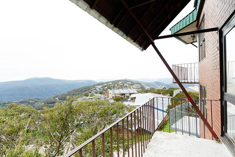 Beehive 14 - Accommodation Redcliffe 2