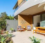 Boom 8 - Accommodation Redcliffe
