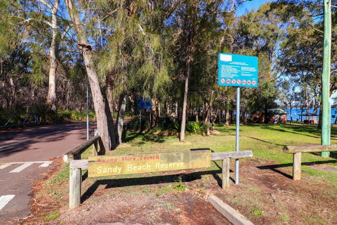 Kalimna Lakeside Living - Accommodation Redcliffe 5