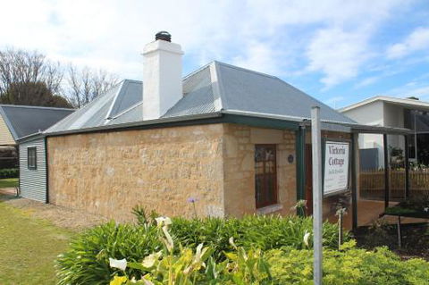 Victoria Cottage - Accommodation Redcliffe 2